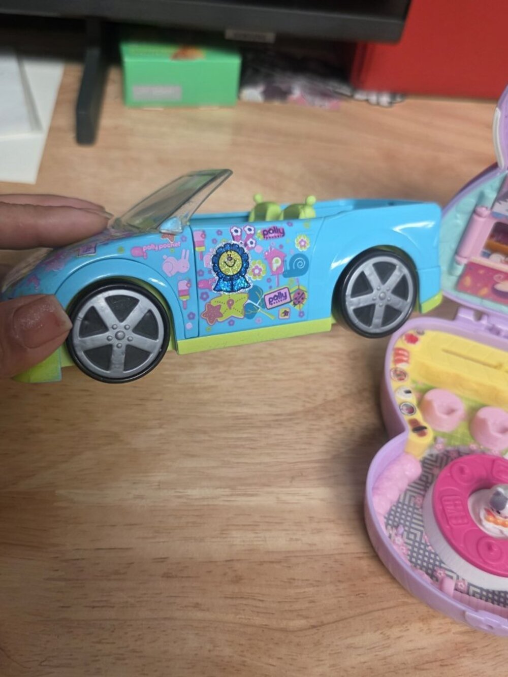 Mattel POLLY POCKET Purple Cat Sushi Shop Japanese Themed Mini Doll & Car Toys - Picture 4 of 8